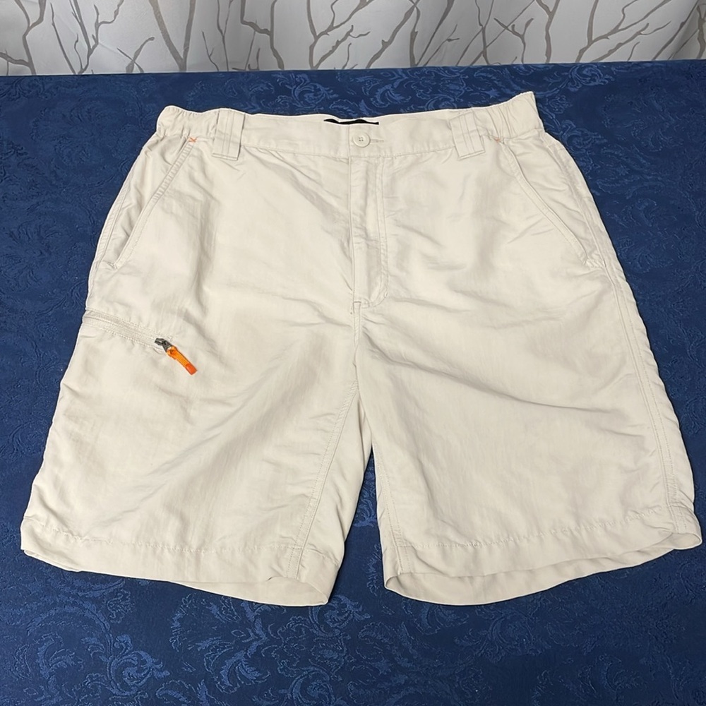 Orvis Men's Tan Cargo Shorts with Orange Zipper Accents, 3 pairs size M - Picture 8 of 10